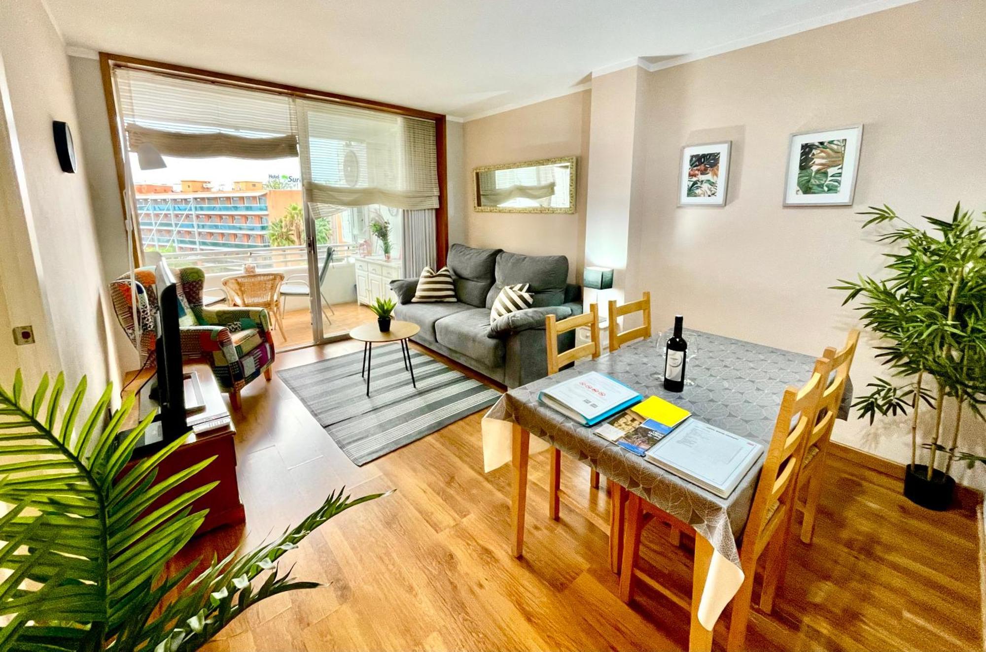 Seahomes Vacations, La Mer Bleue, Beach&Pool, Pk, Full Equipped In Fenals Beach Лорет де Мар Екстериор снимка