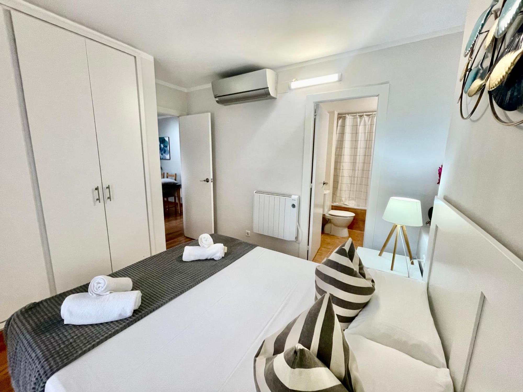 Seahomes Vacations, La Mer Bleue, Beach&Pool, Pk, Full Equipped In Fenals Beach Лорет де Мар Екстериор снимка