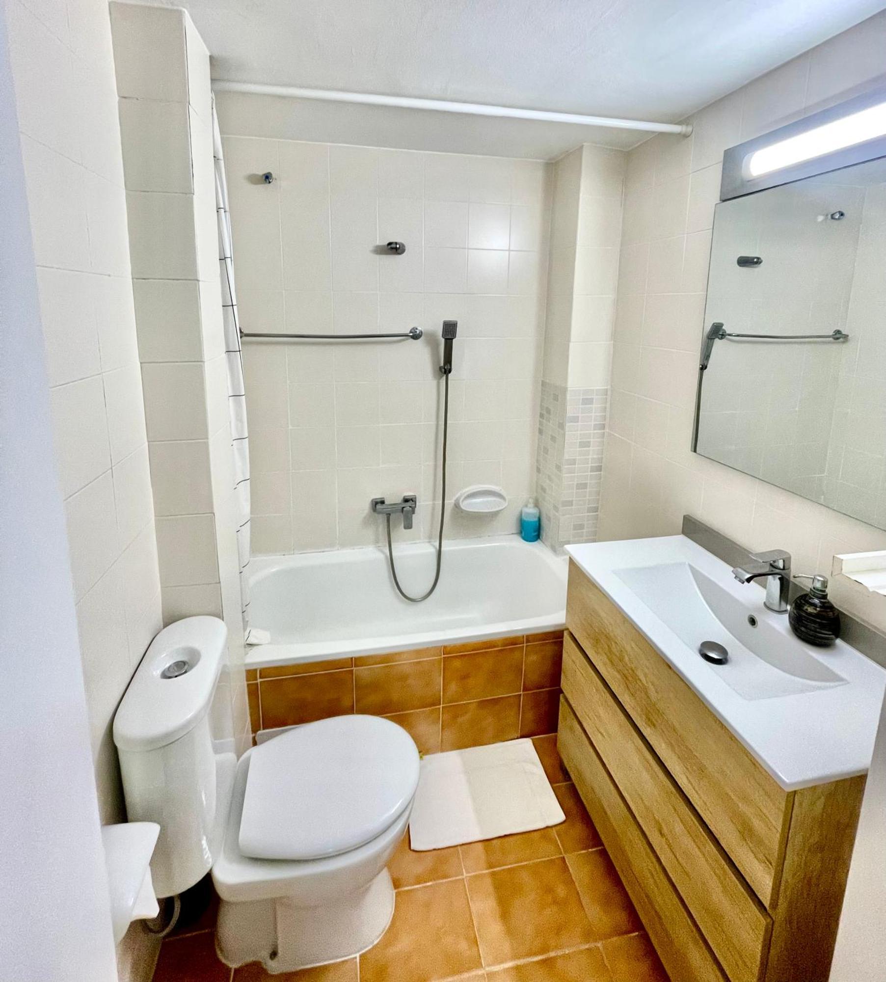 Seahomes Vacations, La Mer Bleue, Beach&Pool, Pk, Full Equipped In Fenals Beach Лорет де Мар Екстериор снимка