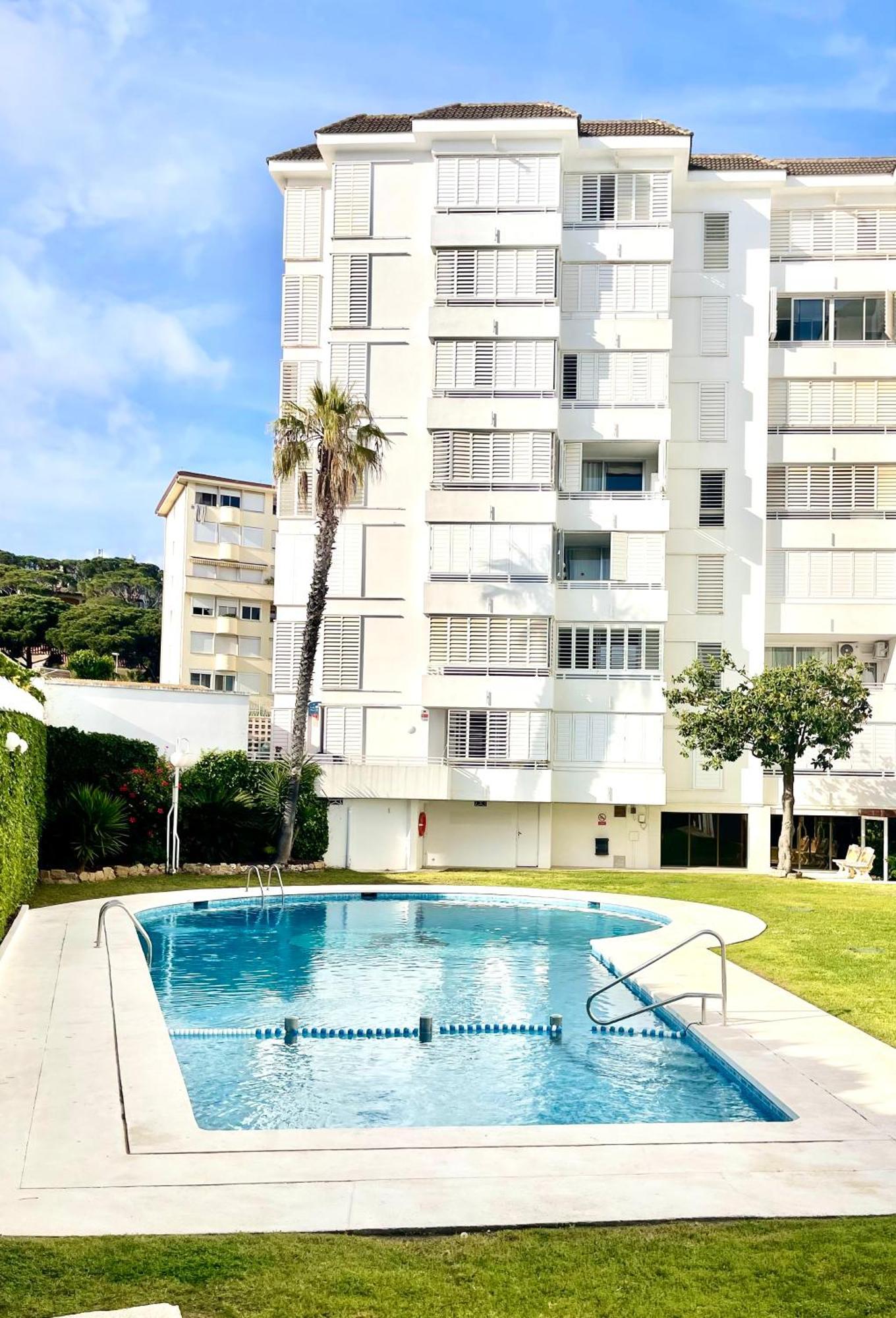 Seahomes Vacations, La Mer Bleue, Beach&Pool, Pk, Full Equipped In Fenals Beach Лорет де Мар Екстериор снимка